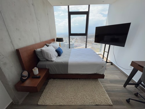 POSTAL 702 Gym, Pool, Spa | Exclusive - Elegant 25 Destyna