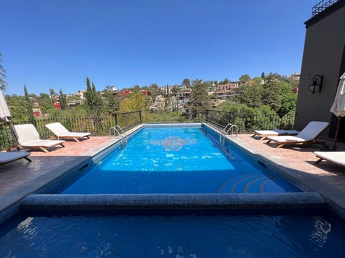 Spacious Apt w/ Terrace | Central and Familiar 32 Destyna