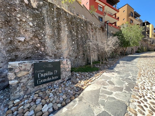 Spacious Apt w/ Terrace | Central and Familiar 30 Destyna