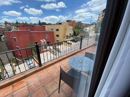 Spacious Apt w/ Terrace | Central and Familiar 11 Destyna