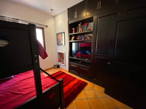 Spacious Apt w/ Terrace | Central and Familiar 18 Destyna