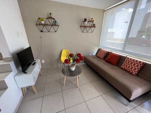 SONTERRA House 25 min. Toyota Plant | Familiar 9 Destyna