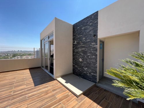 AVANTA Pool, Excellent Location | Convenient 37 Destyna