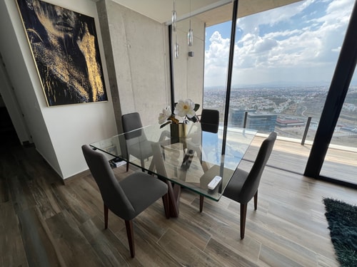 POSTAL 702 Gym, Pool, Spa | Exclusive - Elegant 10 Destyna