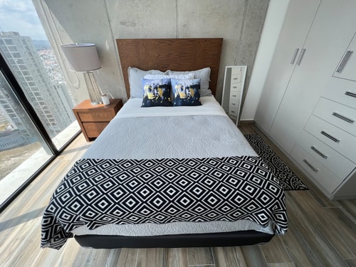 POSTAL 702 Gym, Pool, Spa | Exclusive - Elegant 20 Destyna