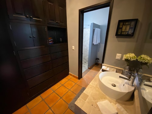 Spacious Apt w/ Terrace | Central and Familiar 15 Destyna