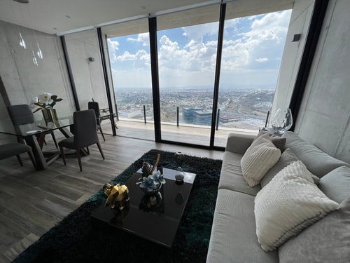 POSTAL 702 Gym, Pool, Spa | Exclusive - Elegant 7 Destyna