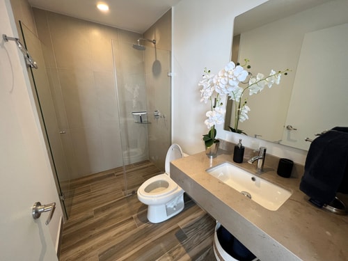 POSTAL 702 Gym, Pool, Spa | Exclusive - Elegant 17 Destyna