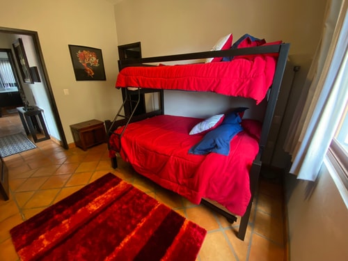 Spacious Apt w/ Terrace | Central and Familiar 17 Destyna