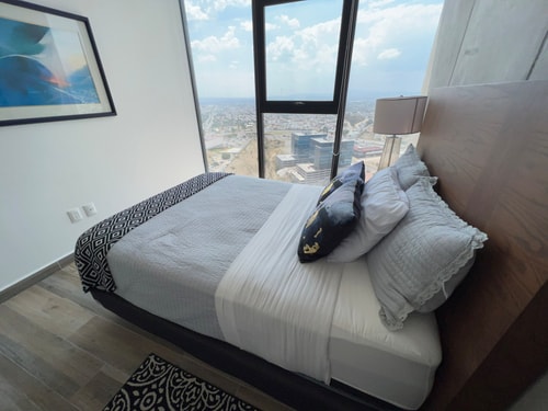 POSTAL 702 Gym, Pool, Spa | Exclusive - Elegant 23 Destyna