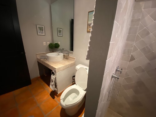 Spacious Apt w/ Terrace | Central and Familiar 21 Destyna