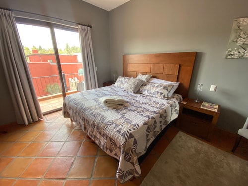 Spacious Apt w/ Terrace | Central and Familiar 8 Destyna