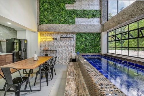 Huge Poblado PH 11Bed/13 bath with Indoor Pool/Spa