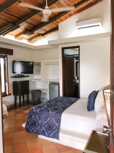 Luxurious Hacienda with Pool 10 INUS LIFE