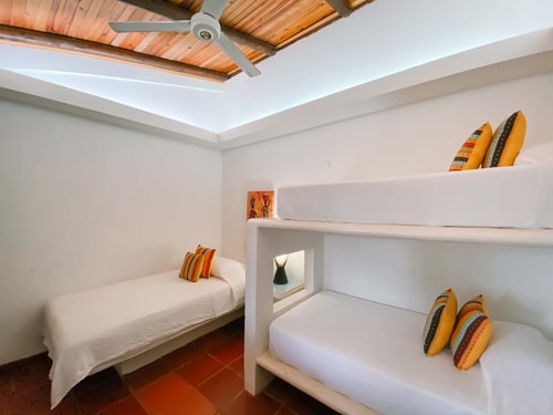 Luxurious Hacienda with Pool 16 INUS LIFE