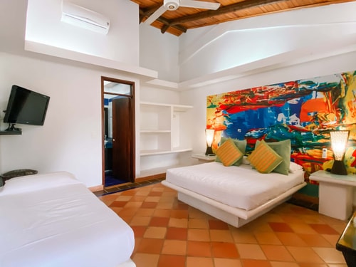 Luxurious Hacienda with Pool 12 INUS LIFE