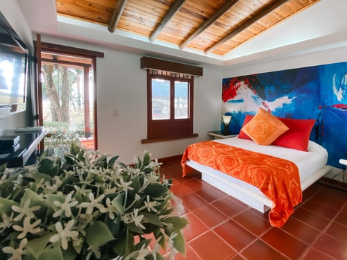 Luxurious Hacienda with Pool 1 INUS LIFE