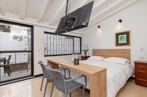 Astonishing Studio with A/C and Wi-Fi My Places