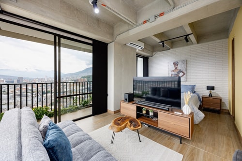 Incredible, modern unit with great view and A/C 16 My Places