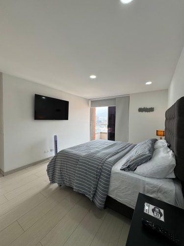 Amazing 3 BR apto in Poblado 40 My Places