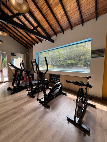 Amazing 3 BR apto in Poblado 54 My Places