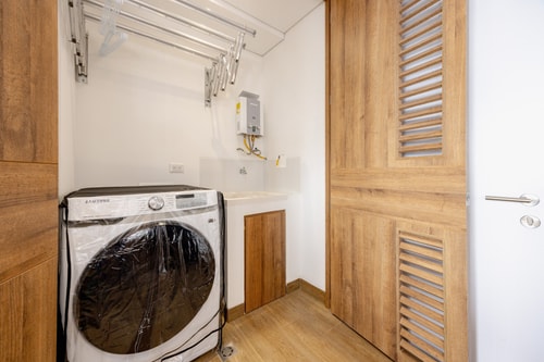 Incredible, modern unit with great view and A/C 57 My Places