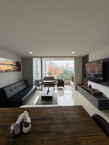 Amazing 3 BR apto in Poblado 11 My Places