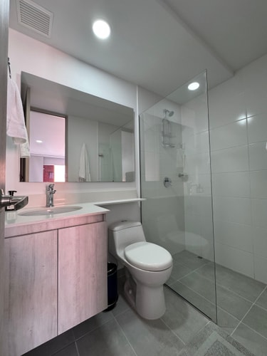 Amazing 3 BR apto in Poblado 42 My Places