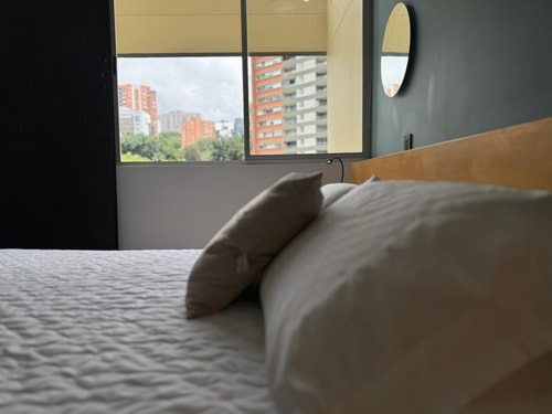 Modern Apt Near Santa Fe Mall | El Poblado 33 My Places
