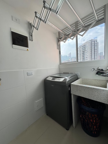 Amazing 3 BR apto in Poblado 49 My Places