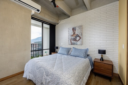 Incredible, modern unit with great view and A/C 9 My Places