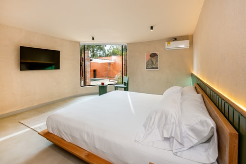Luxury villa for groups. Pool and BBQ in Poblado 162 My Places