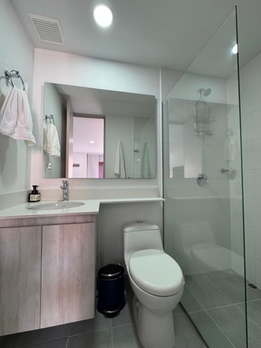 Amazing 3 BR apto in Poblado 43 My Places