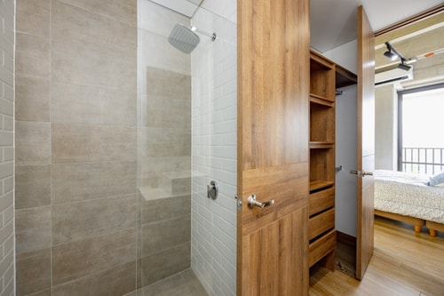 Incredible, modern unit with great view and A/C 27 My Places