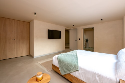 Luxury villa for groups. Pool and BBQ in Poblado 36 My Places