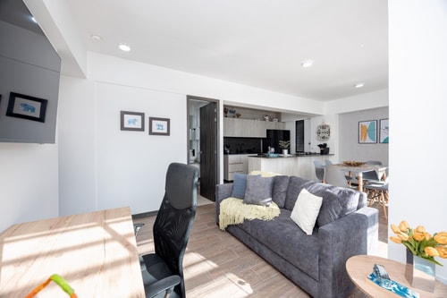 Hermoso 2BR apto en El Retiro 27 My Places