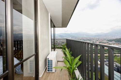 Incredible, modern unit with great view and A/C 53 My Places