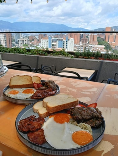 Loft de Lujo | A/C • Rooftop • Laureles 11 My Places