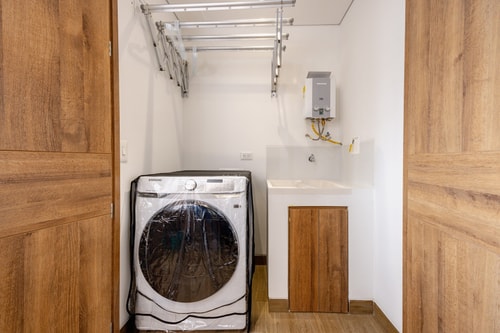 Incredible, modern unit with great view and A/C 59 My Places