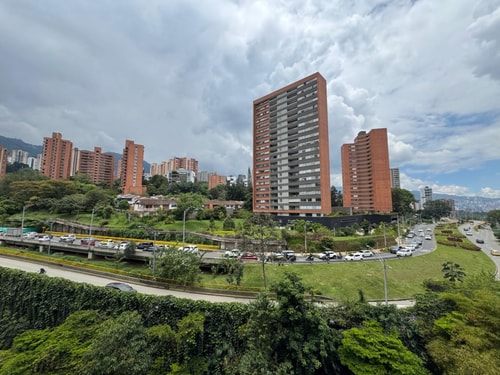Modern Apt Near Santa Fe Mall | El Poblado 25 My Places