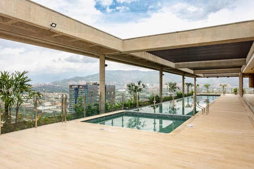 Incredible, modern unit with great view and A/C 4 My Places