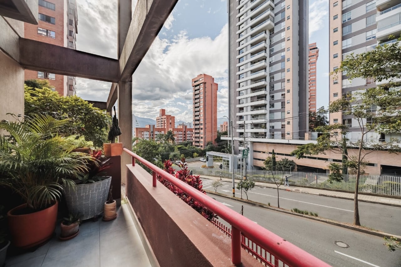 Modern Duplex w/ Balcony | El Poblado My Places