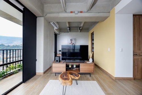 Incredible, modern unit with great view and A/C 15 My Places