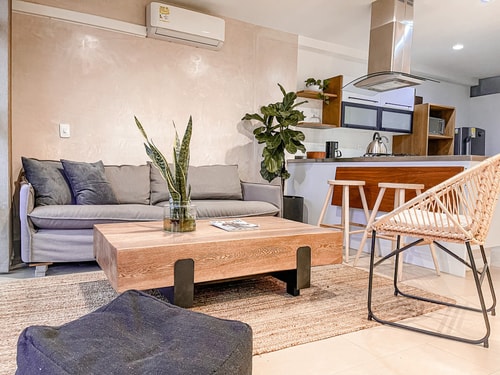 Fresh, modern, populated loft close to everything! 2 My Places