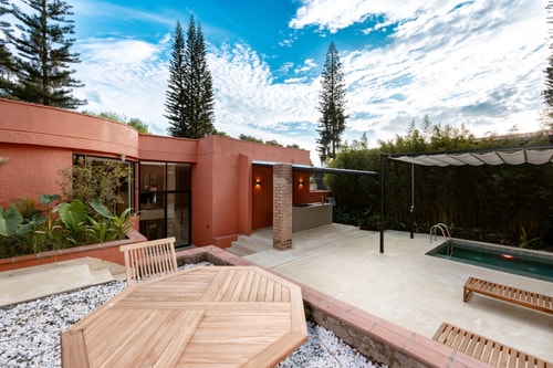 Luxury villa for groups. Pool and BBQ in Poblado 56 My Places