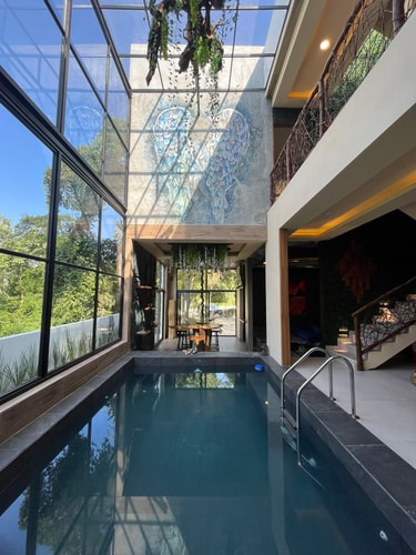 Boho 4 bdr house ground art & views