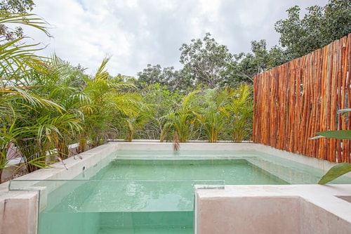 Sunny Condo w/ Rooftop Pool and Big Terrace 01