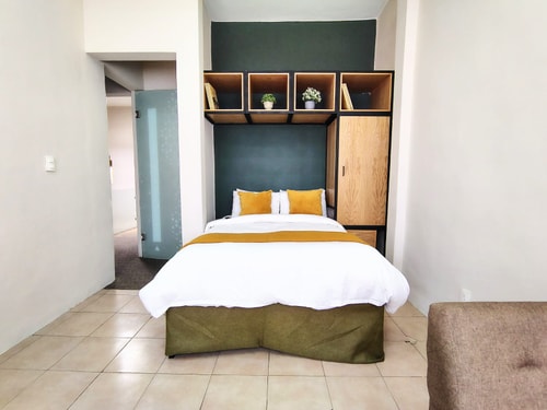 Ensenada, room close to Reforma with rooftop!