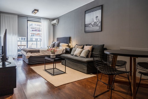 Charming Studio Villa Urquiza with Private Balcony