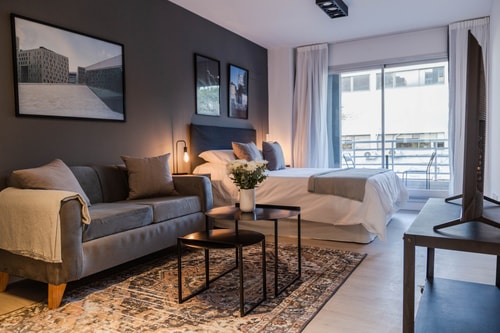 Villa Crespo | Sleek Studio Stay | Pool & Gym